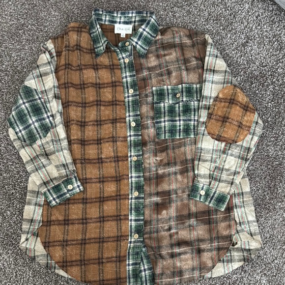 Oli & Hali Flannel button down - Picture 1 of 3